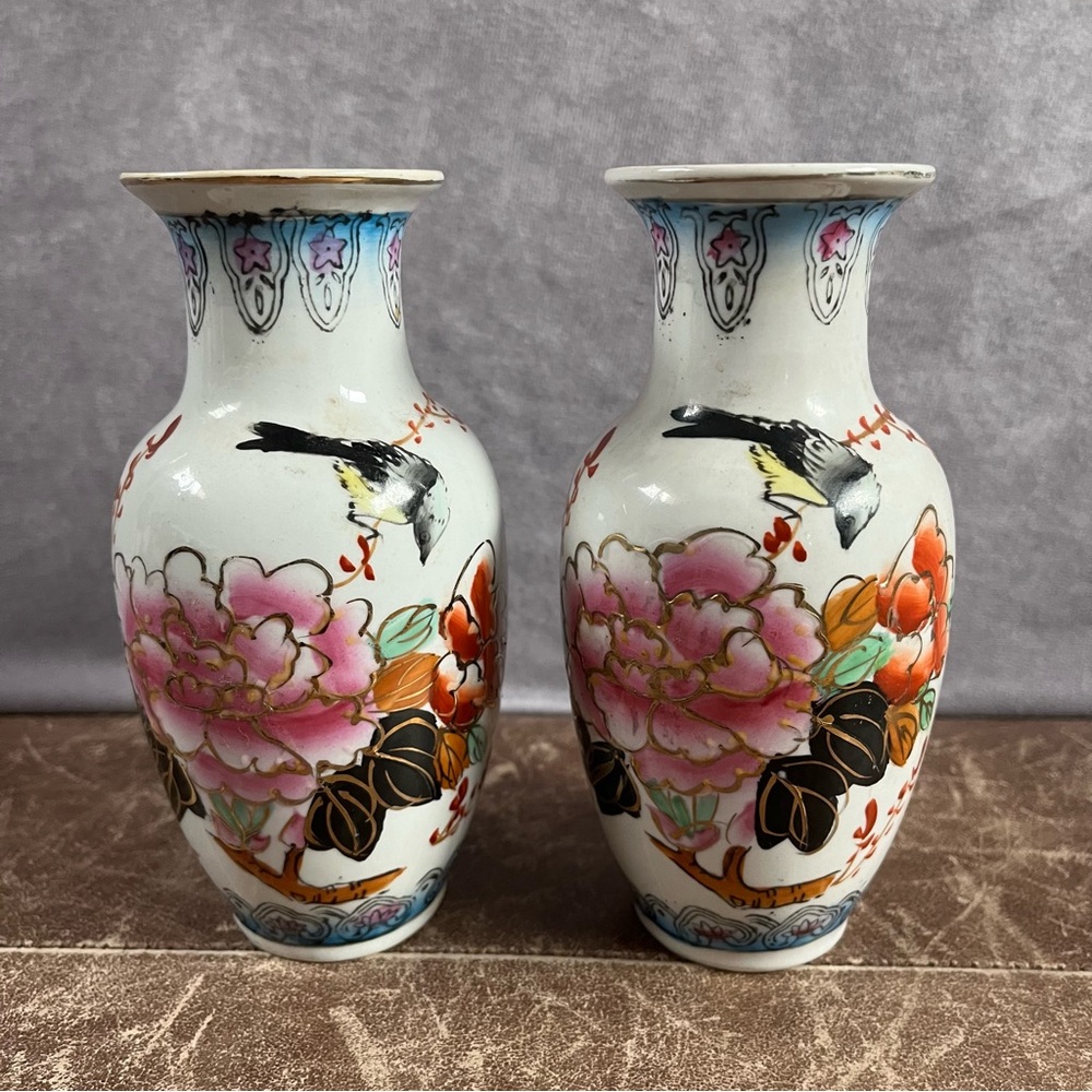 Lot Of‎ 2 Vintage Hand Painted Chinese Vases Colorful White w/ Birds & Flowers